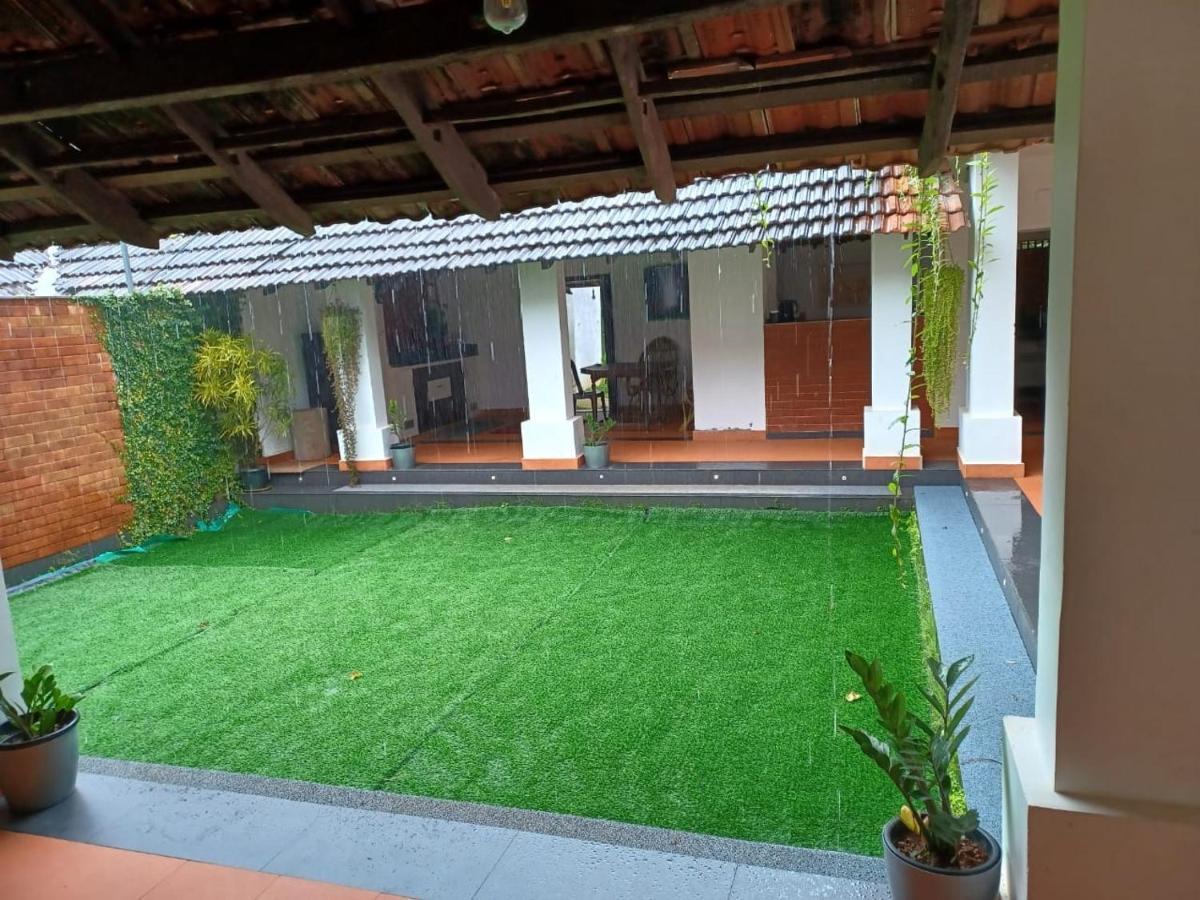 Kayyalas Courtyard Thrissur Esterno foto
