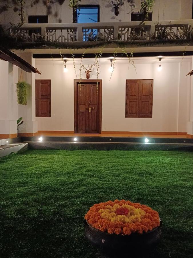 Kayyalas Courtyard Thrissur Esterno foto